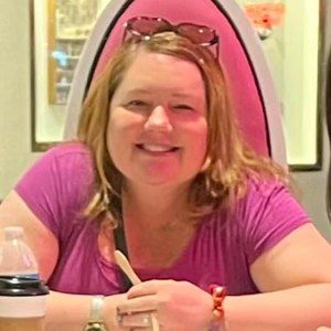 Meet your Posher, Elizabeth